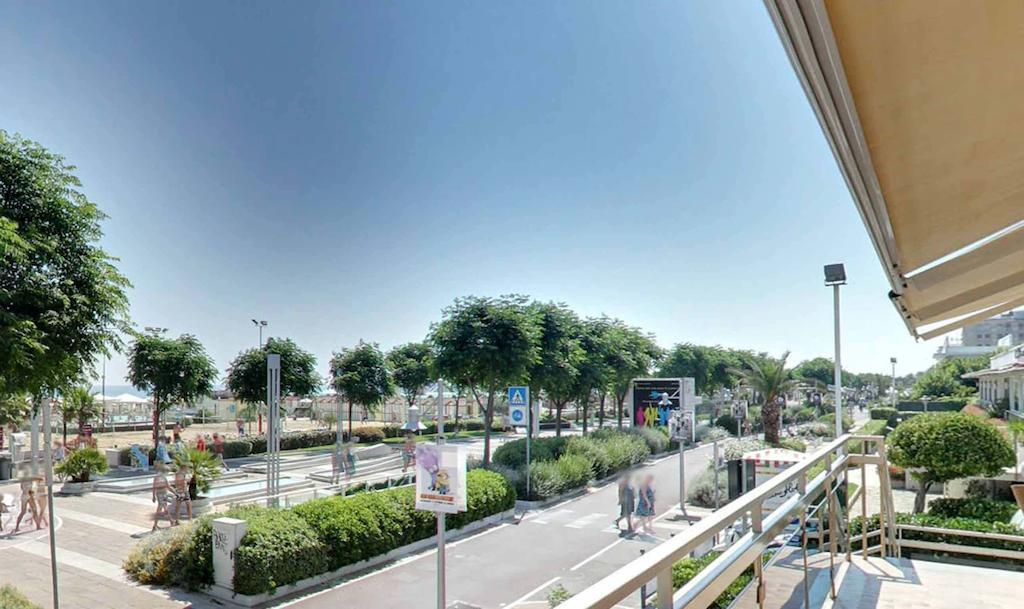 Hotel Mon Cheri Riccione Exterior foto