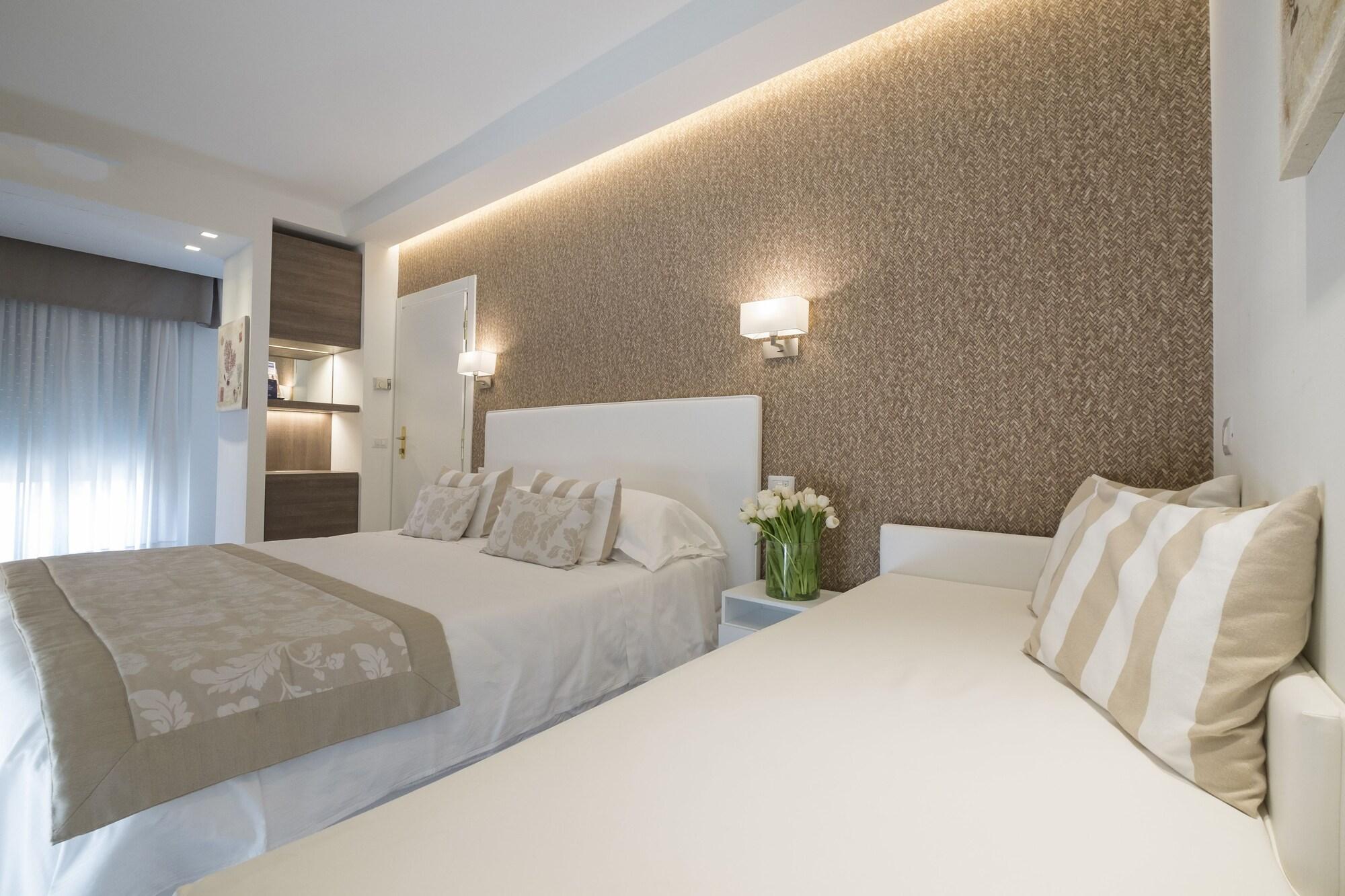 Hotel Mon Cheri Riccione Exterior foto
