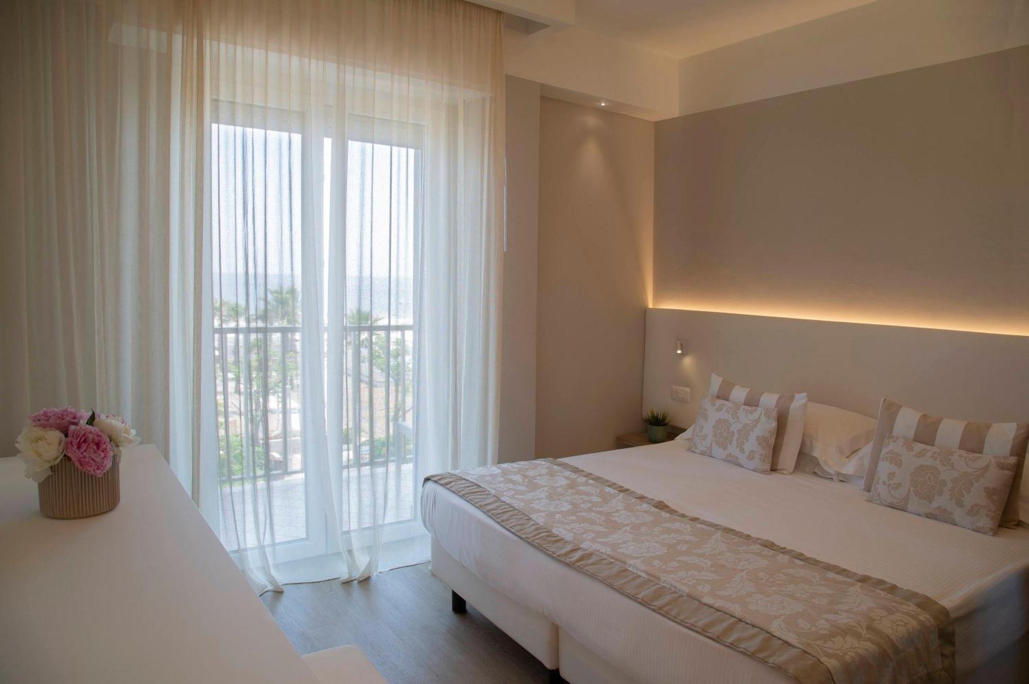 Hotel Mon Cheri Riccione Quarto foto