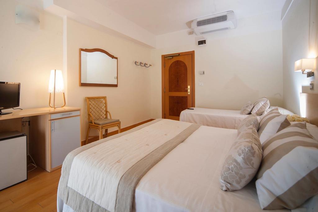 Hotel Mon Cheri Riccione Quarto foto