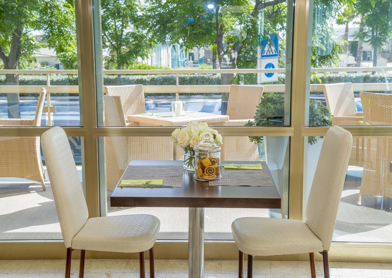 Hotel Mon Cheri Riccione Exterior foto